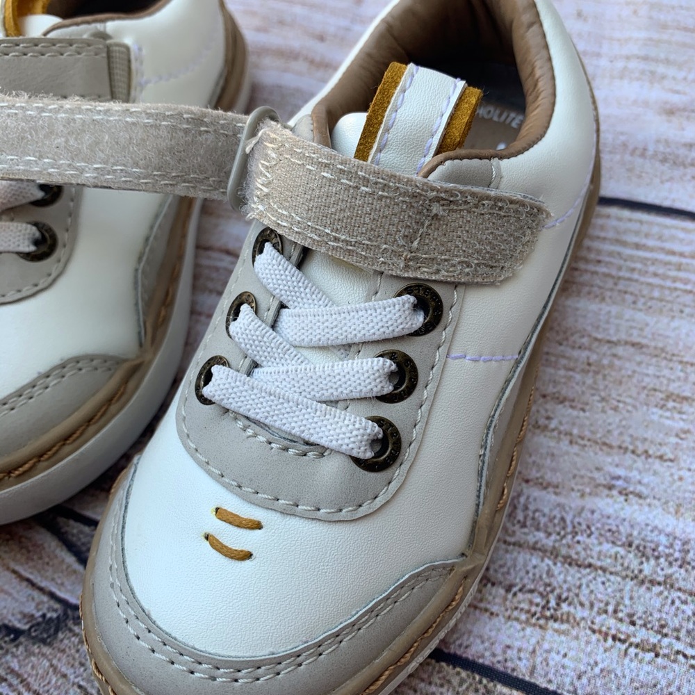 Kids Vida Sneaker SZ 7m